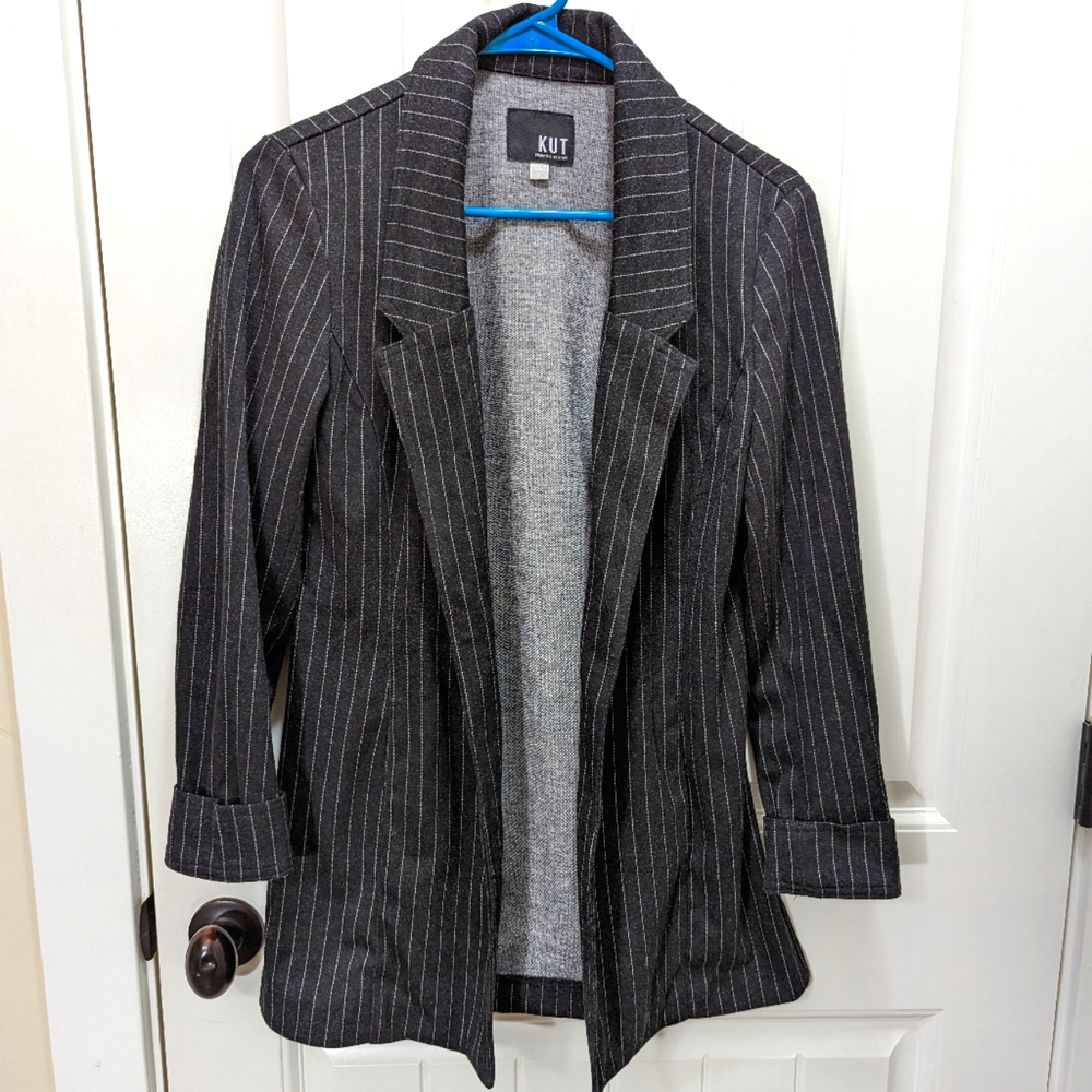 🌺Kut from the Kloth Women's Pinstripe Open Front Blazer in Black and White